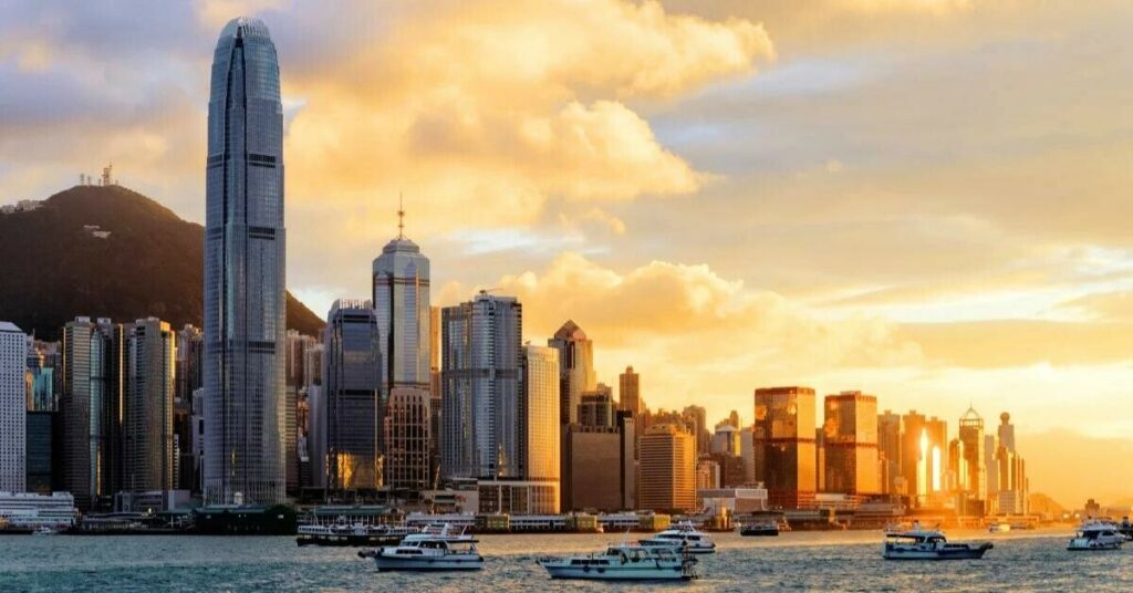 Sigue leyendo 5 planes baratos en 5 ciudades caras del mundo