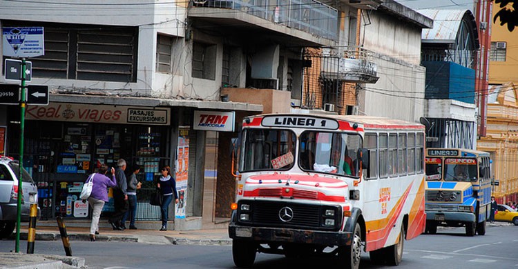 Transporte público en Asunción, Paraguay (Flickr)