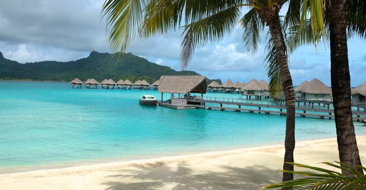 Bora Bora (iStock)