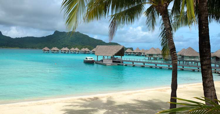 Bora Bora (iStock)