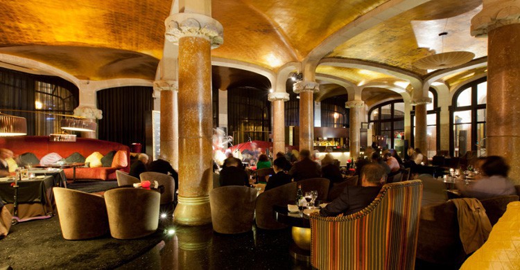 café Vienés Jazz Club (hotelescenter.es/hotel-casa-fuster/gastronomia-casa-fuster/jazz-club/)