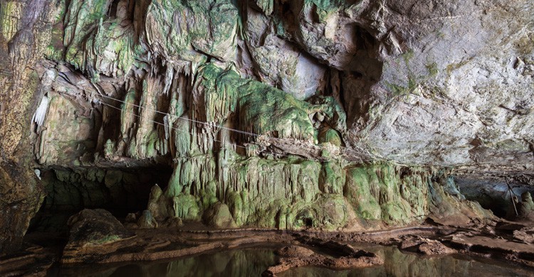 Cueva Tham Lod (Istock)