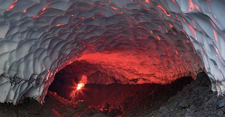 Cueva del volcán Mutnovsky (Denis butko / ratbud.livejournal.com)