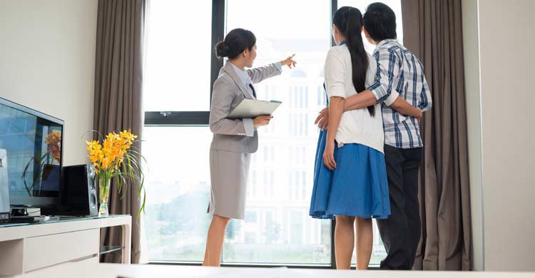 Uno de los consejos más importantes: visita el apartamento antes de reservarlo (iStock)