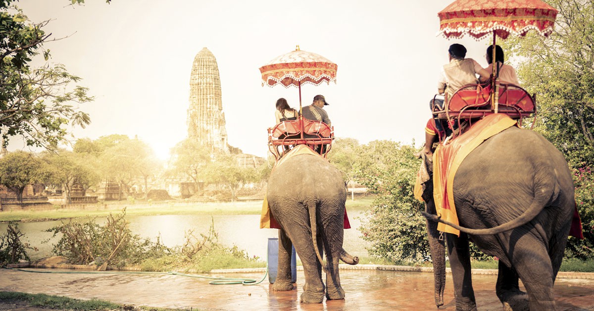 Montar en elefante (iStock)