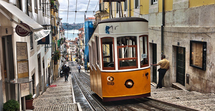 Lisboa y sus característicos tranvías. Ann Wuyts (Flickr)