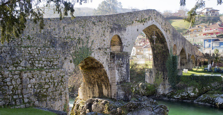 Puente romano de Cangas de Onís. Calvin Smith (Flickr)