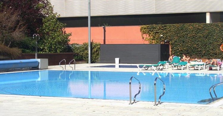 A pie de piscina. CEM Bac de Roda (Facebook)