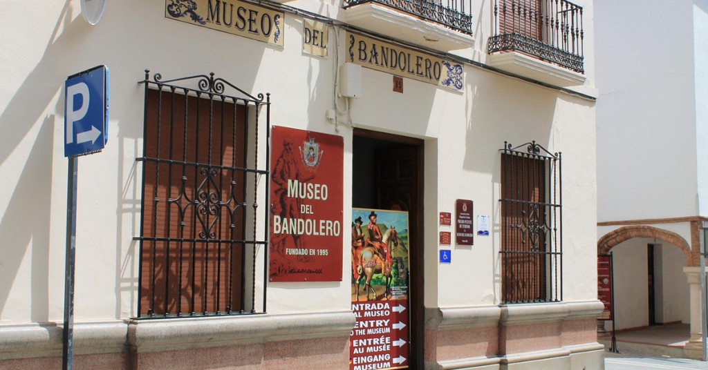 Fachada del museo. Museo del Bandolero (Foter)