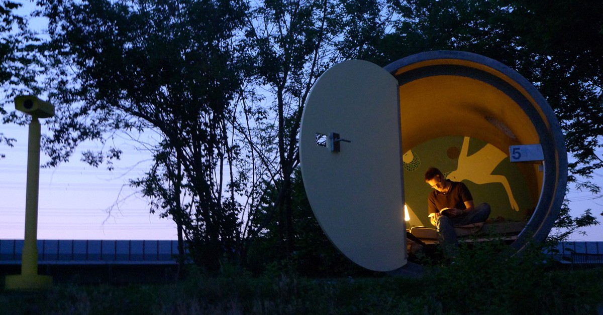 Entrada a una de las habitaciones-tubo. DasParkHotel (Facebook)