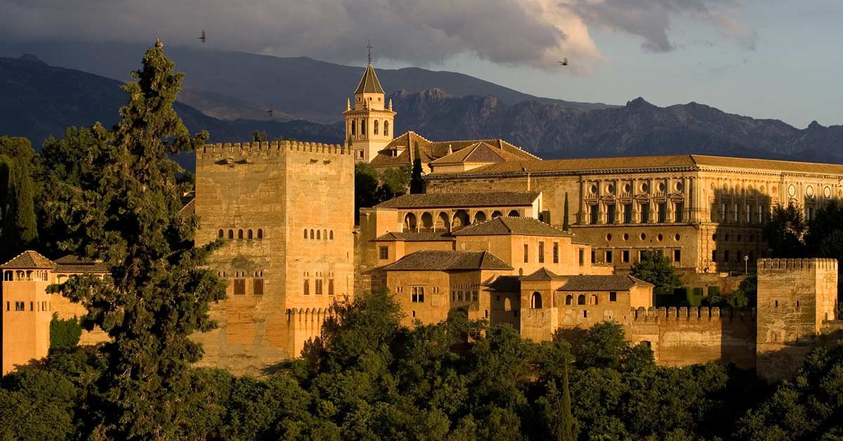 Alhambra de Granada (wikimedia.org)