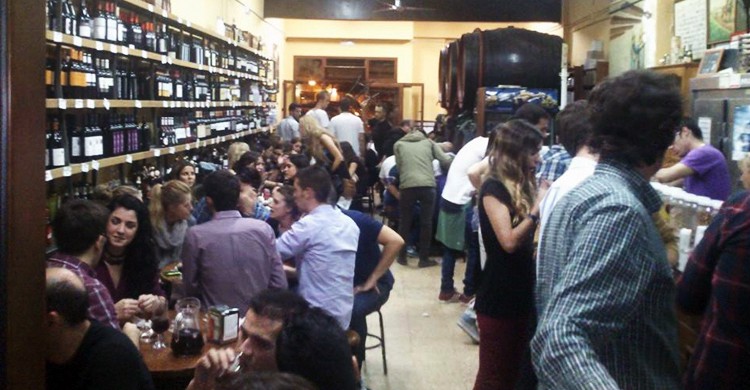 La juventud se divierte. Bodega FILA “el Labrador” (Facebook)