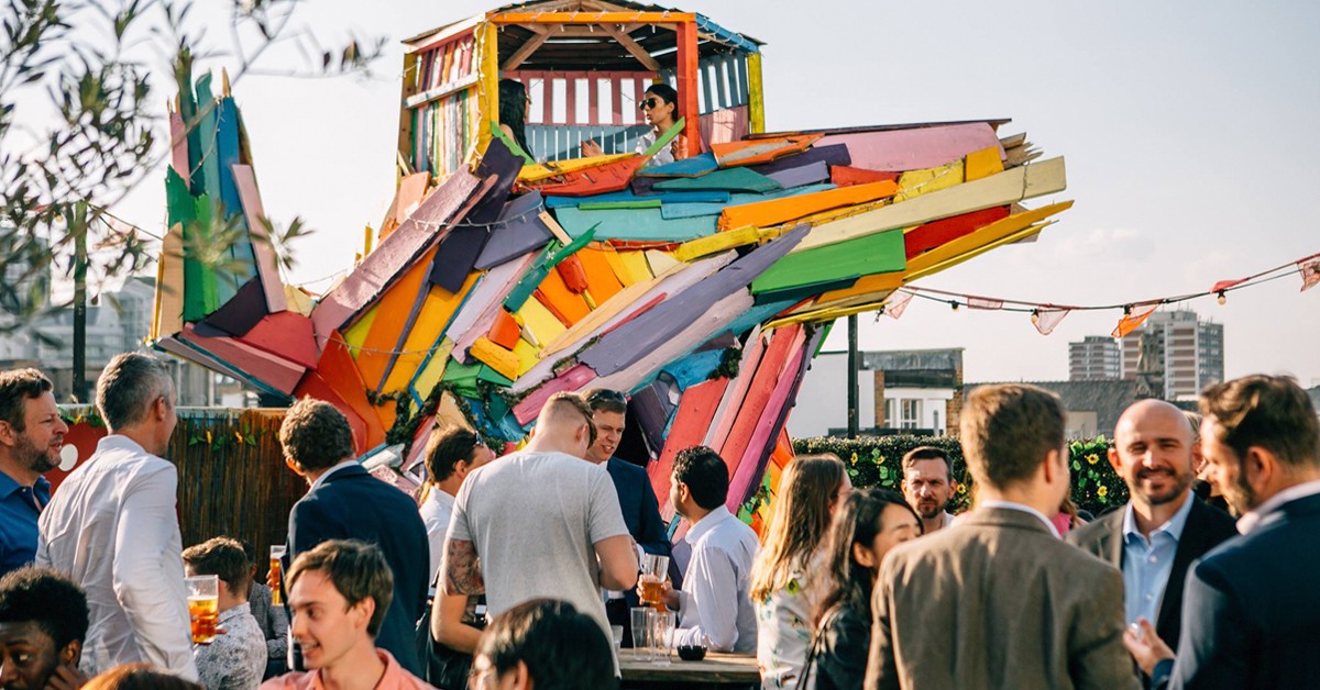 Fiesta en la terraza. Queen of Hoxton (Facebook)
