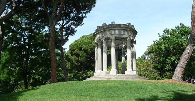 Parque del Capricho (wikimedia.org)