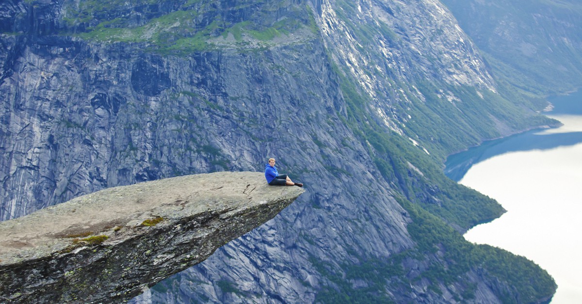 Trolltunga. Nikolay Tsuguliev (iStock)