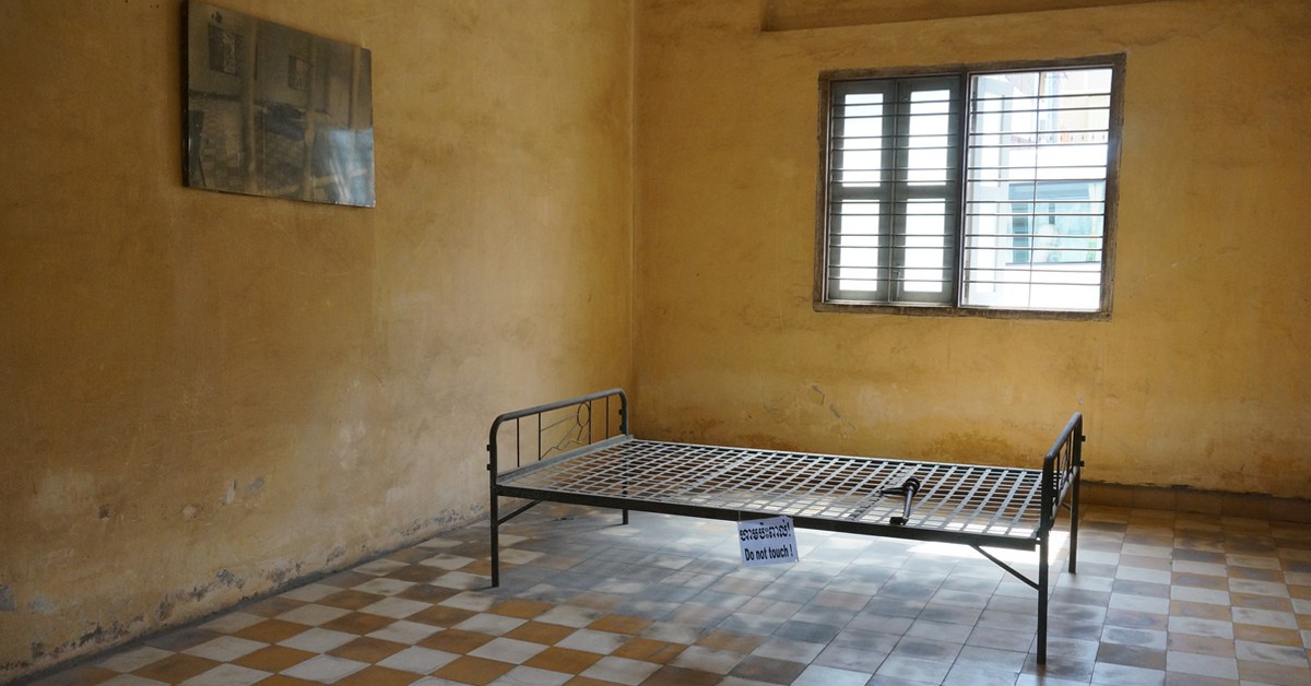 Celda de Tuol Sleng School. Andrew and Annemarie (Foter)
