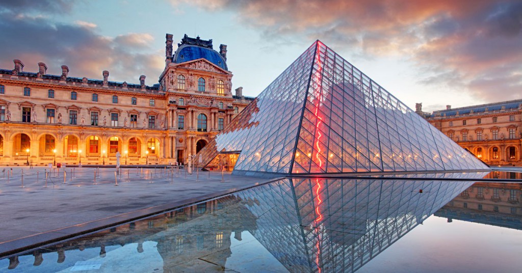7. París