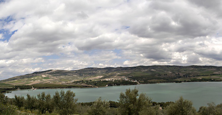 Panorámica del embalse de Bermejales. Daniel Sebastián Cueto (Flickr)