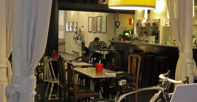 Barra de bar en Mitte Barcelona (https://www.facebook.com/MitteBarcelona/)