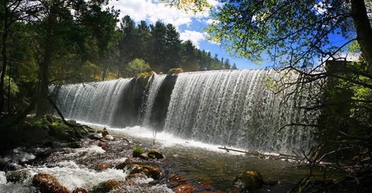 Imagen del embalse de Pradillo (http://www.senderismomadrid.es).