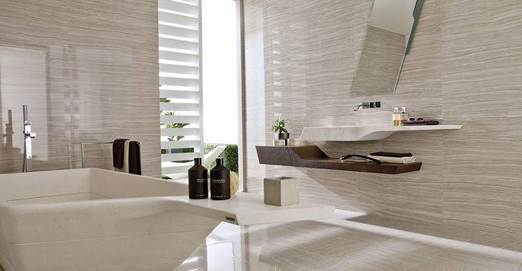 Baño alicatado en azulejos Porcelanosa (http://www.porcelanosa.com)