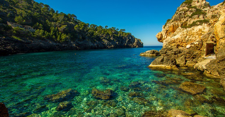 6. Aguas cristalinas.