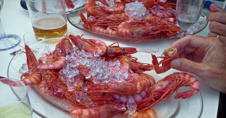 Gambas en un restaurante de Denia. McXas (iStock)