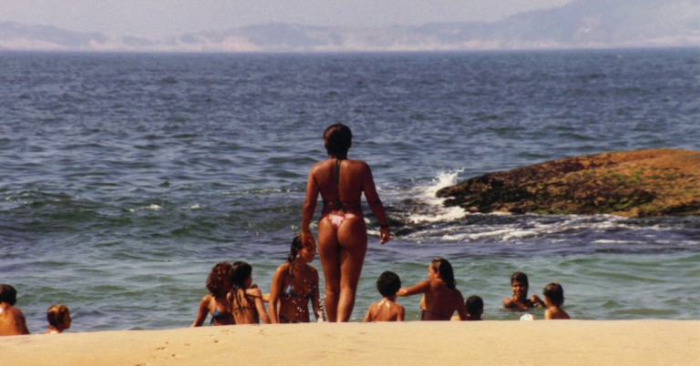 Mujeres en Ipanema. leakytr8 (Foter)