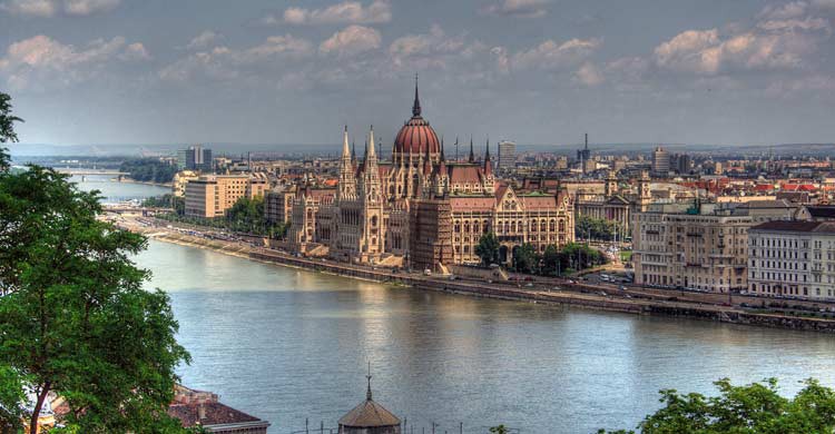 Budapest (wikimedia.org)