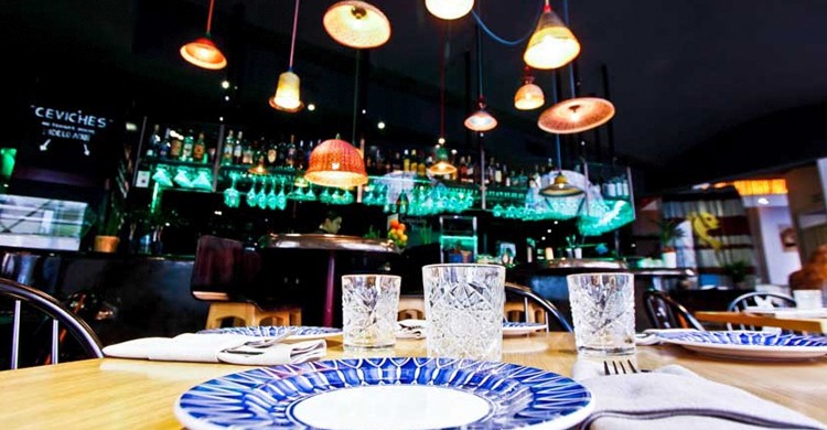 Las mesas. La Cevicuchería (www.lacevicucheria.com)