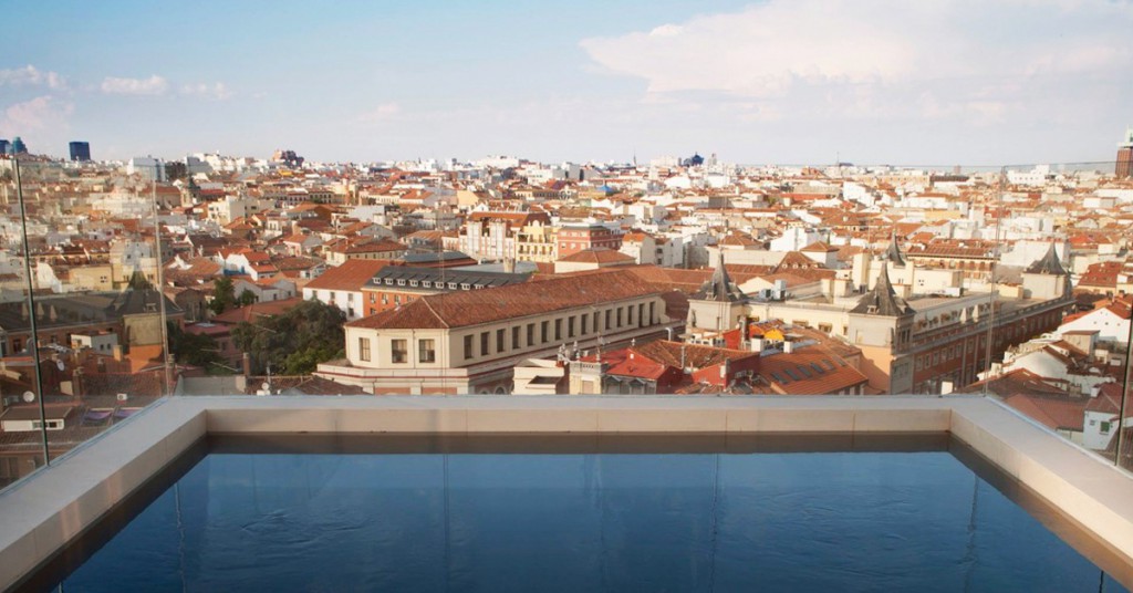 Sigue leyendo 10 Hoteles en Madrid con piscinas impresionantes