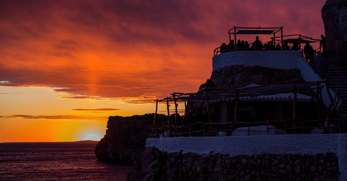 Los 10 mejores locales de España para ver el atardecer junto al mar