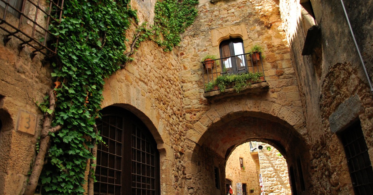 El pueblo medieval de Pals (Freebird-iStock)