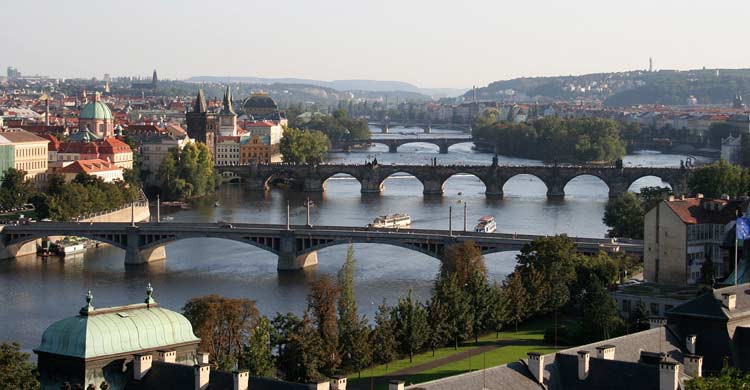 Praga (wikimedia.org)