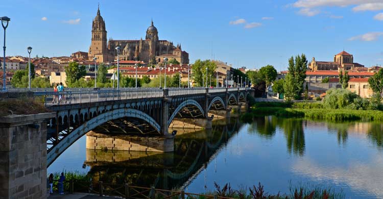 Salamanca está bañada por el Tormes (wikimedia.org)