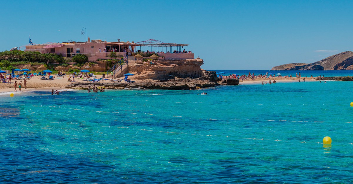 Esperando la puesta de sol. Sunset Ashram (http://www.sunsetashram.com)