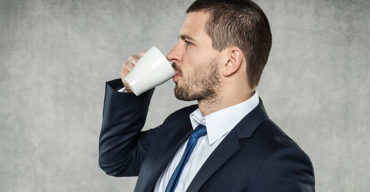 En el período del Ramadán evita, por respeto, que te vean comer y beber (iStock)