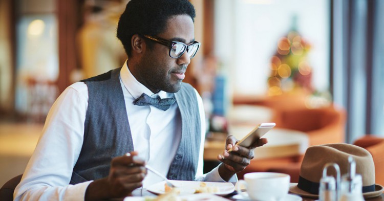 10 restaurantes a los que puedes ir a comer solo en Madrid sin que te miren raro