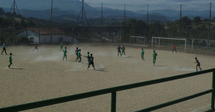 Partido en campo de tierra. Nacho (Flickr)