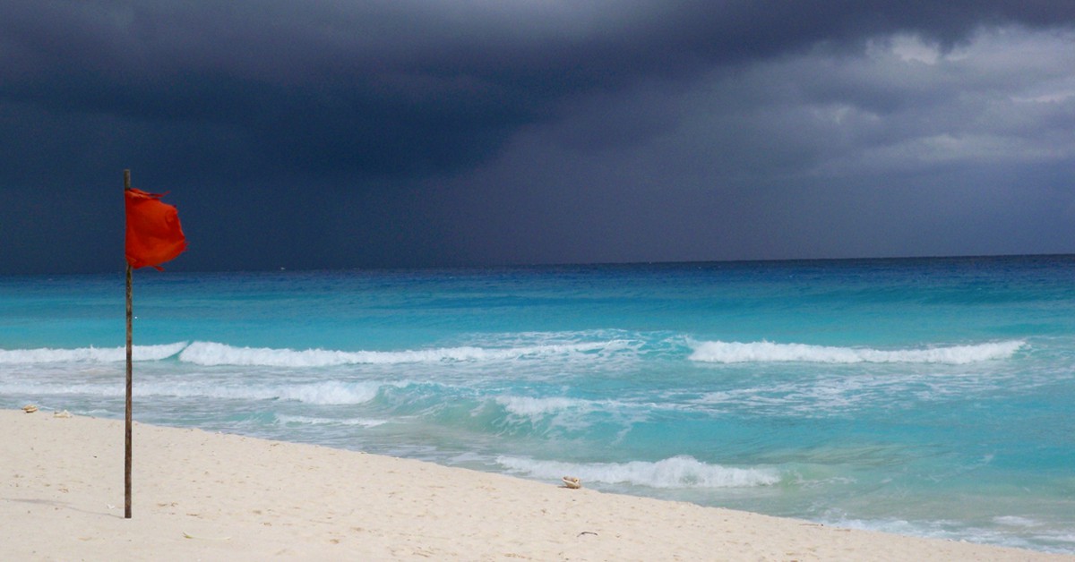 Bandera roja. Joe's Life Thru Pictures... (Foter)