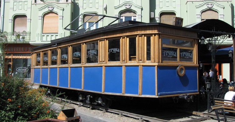3. Tren-cafetería.