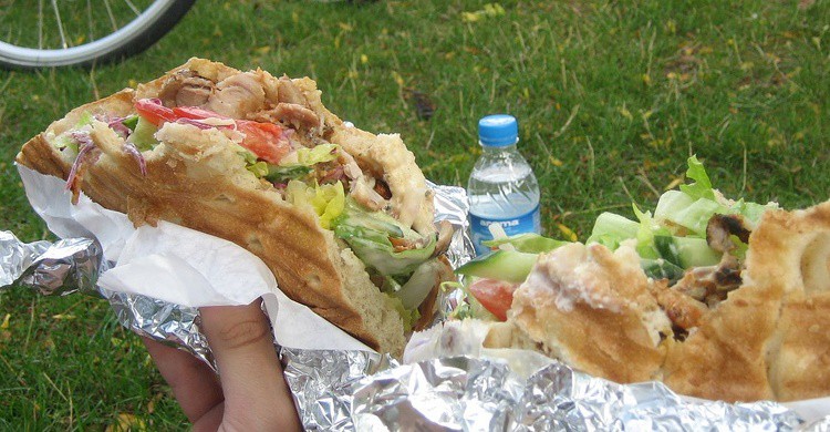 Kebabs en un parque. Boca Dorada (Flickr)