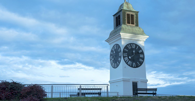 6. Torre cortada por la mitad.