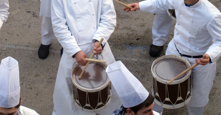 Tambores en fiestas patronales. Juan Sarasua (Flickr)