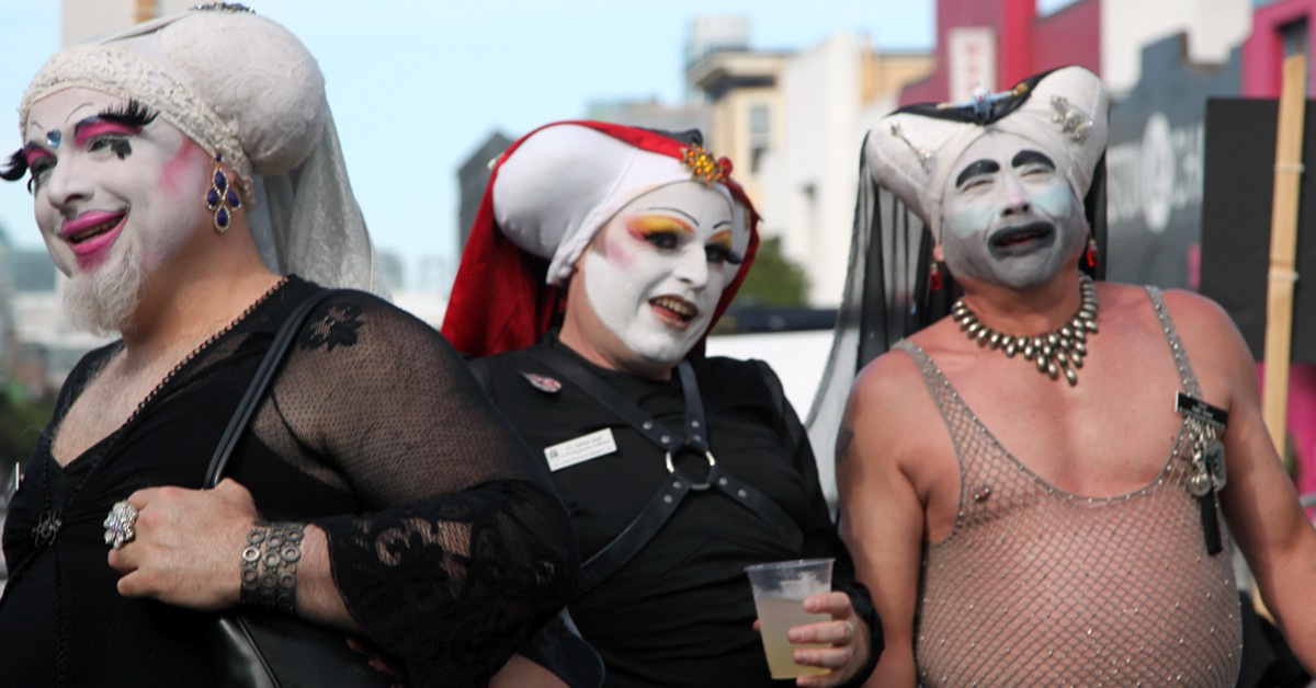 Three sisters: Folsom Street Fair, San Francisco. Torbakhopper (Foter)