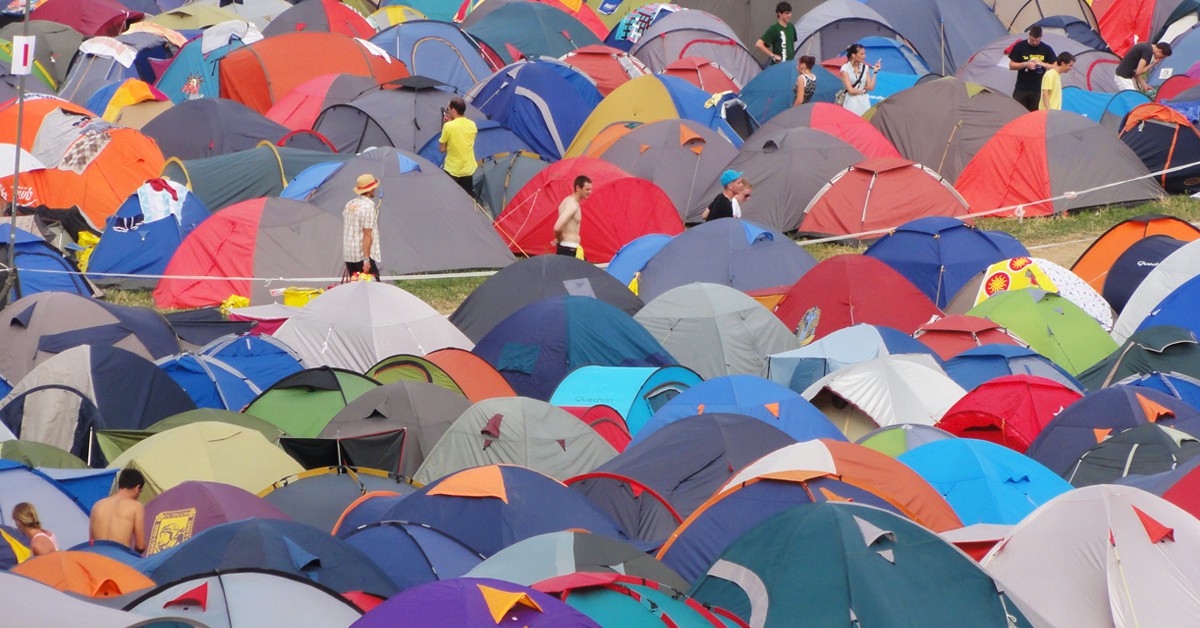 Camping. Twicepix (Foter)