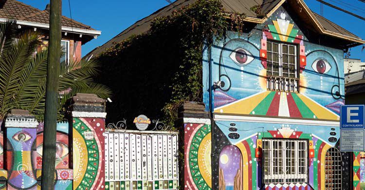 Casa pintada en el Barrio de Bellavista (iStock)