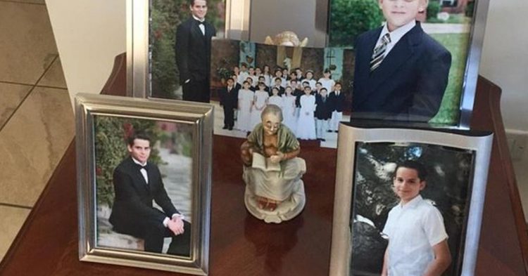 Las fotos de la comunión (Fuente: @elperricano en Twitter)