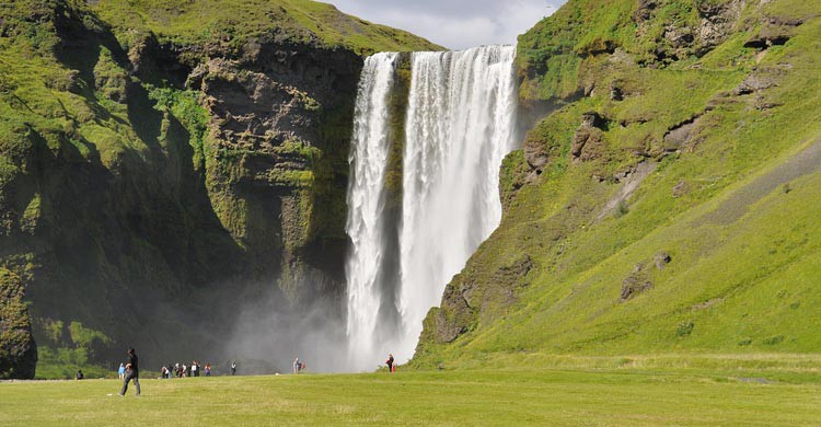Las cataratas de Skogafoss (Pixabay)
