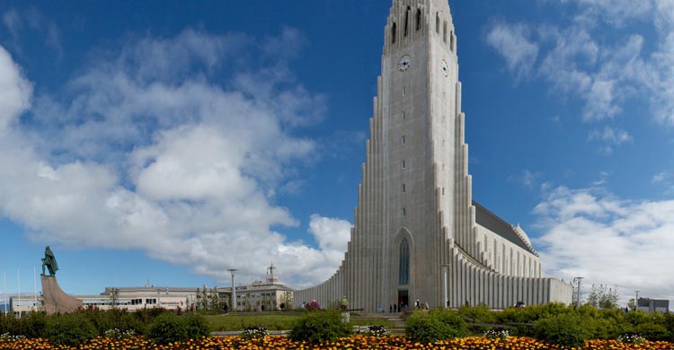 La iglesia de Hallgrímskirkja (Brian Gratwicke-Flickr)